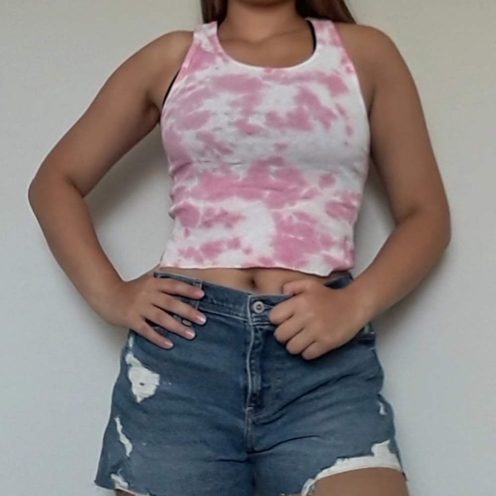 SOLD💖Tie dye tank in Pink💖